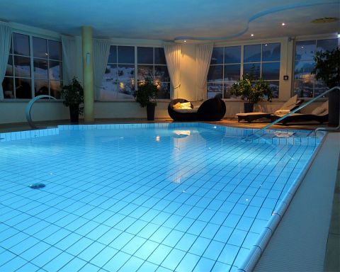 image of a swimming pool in luxury spa